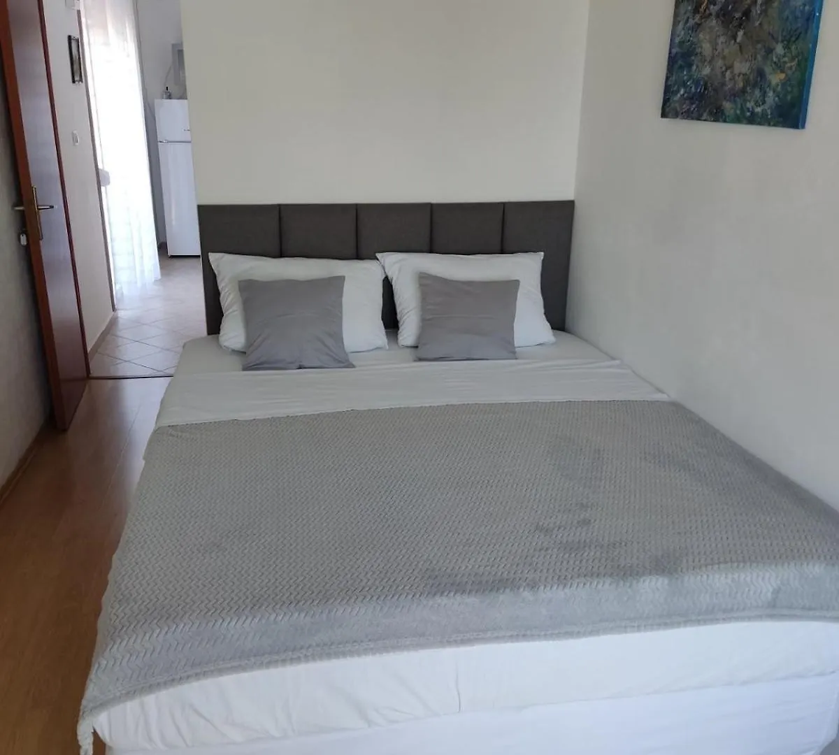 Anamaria Apartments 特罗吉尔