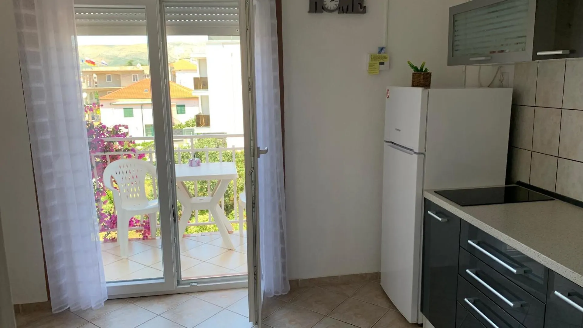 Anamaria Apartments Traù Croazia